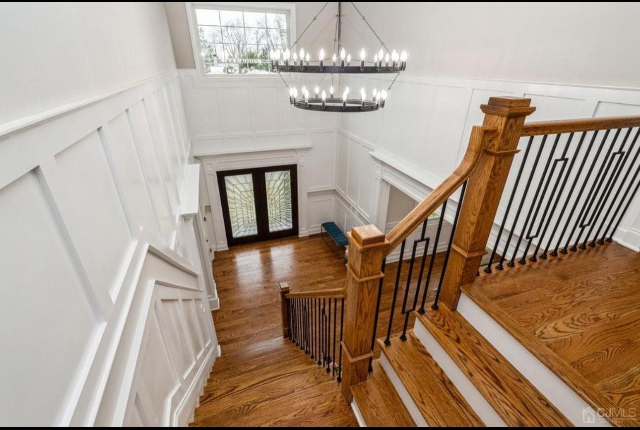 Grand Colonial Foyer — photo 4