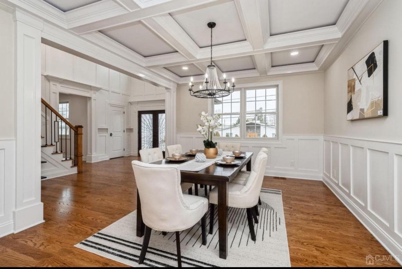 Grand Colonial Foyer — photo 8